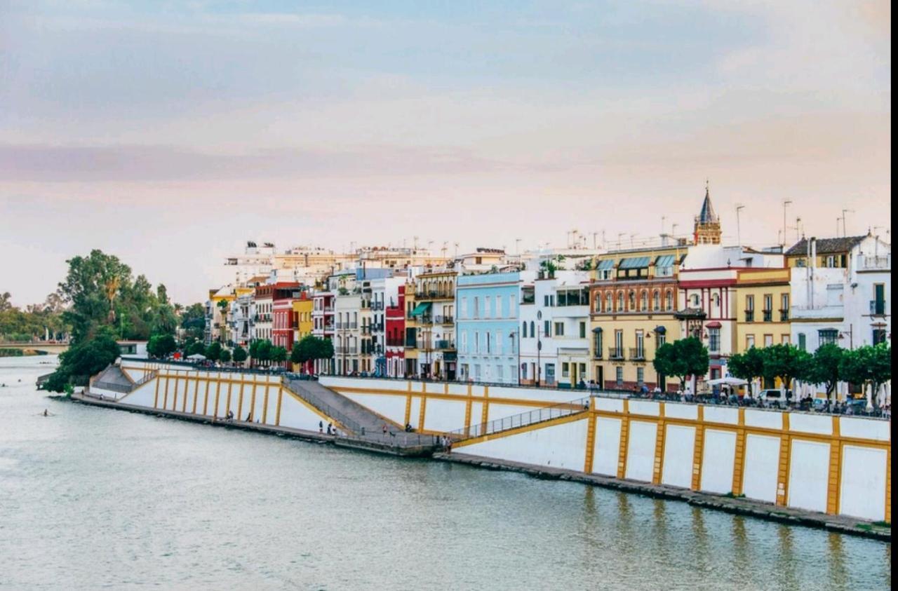 Sevilla Triana Jacuzzi Luaran gambar